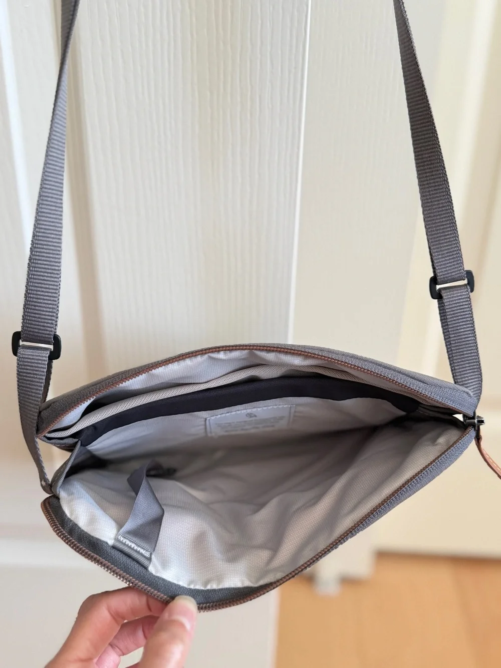 Bellroy City Pouch Plus (Premium Edition) | Recycled Ripstop | Storm Gray - Picture 5 of 6